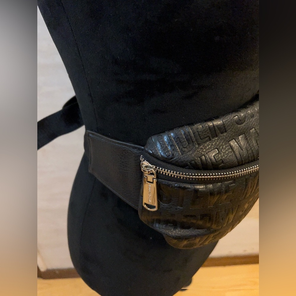 Steve Madden Signature Hip Belt Bag Embossed Black - Picture 4 of 14